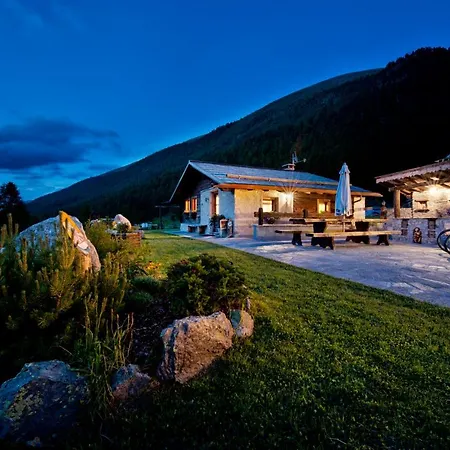 In Via Dali Mina Chalet *